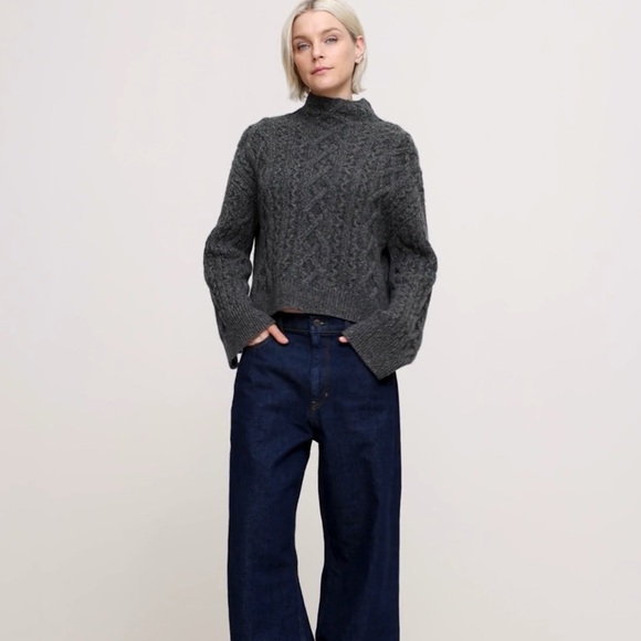 NWOT Banana Republic Cashmere Cable-Knit Sweater With Vented Back, S - Picture 6 of 7